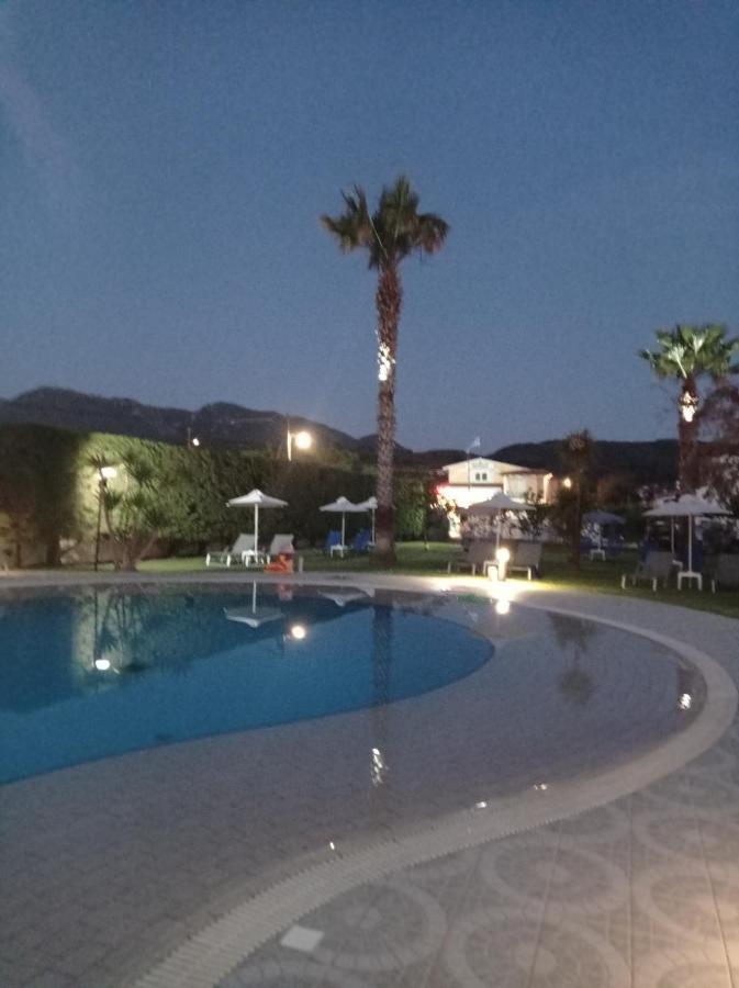 Ninos On The Beach Hotel Roda  Zewnętrze zdjęcie