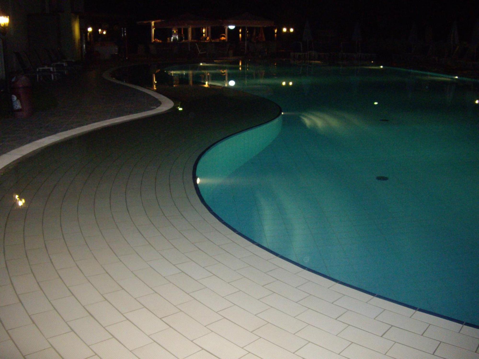 Ninos On The Beach Hotel Roda  Zewnętrze zdjęcie
