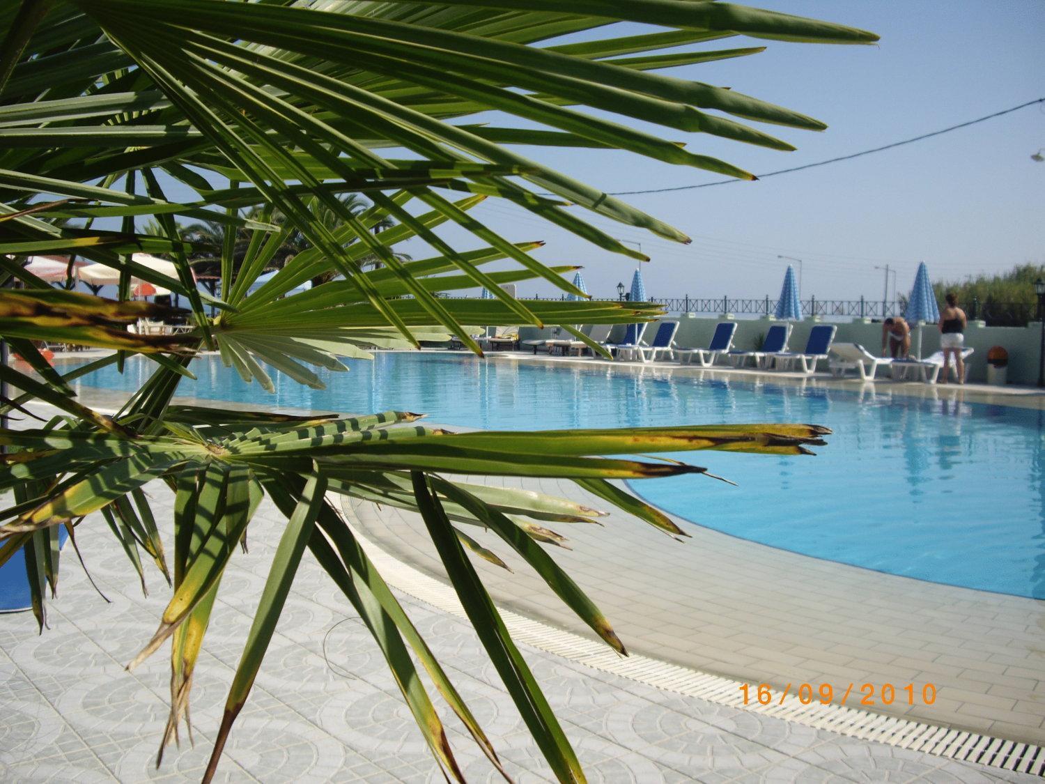 Ninos On The Beach Hotel Roda  Zewnętrze zdjęcie