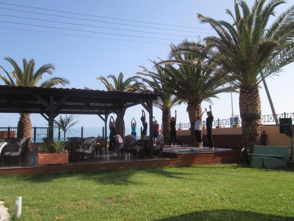 Ninos On The Beach Hotel Roda  Zewnętrze zdjęcie