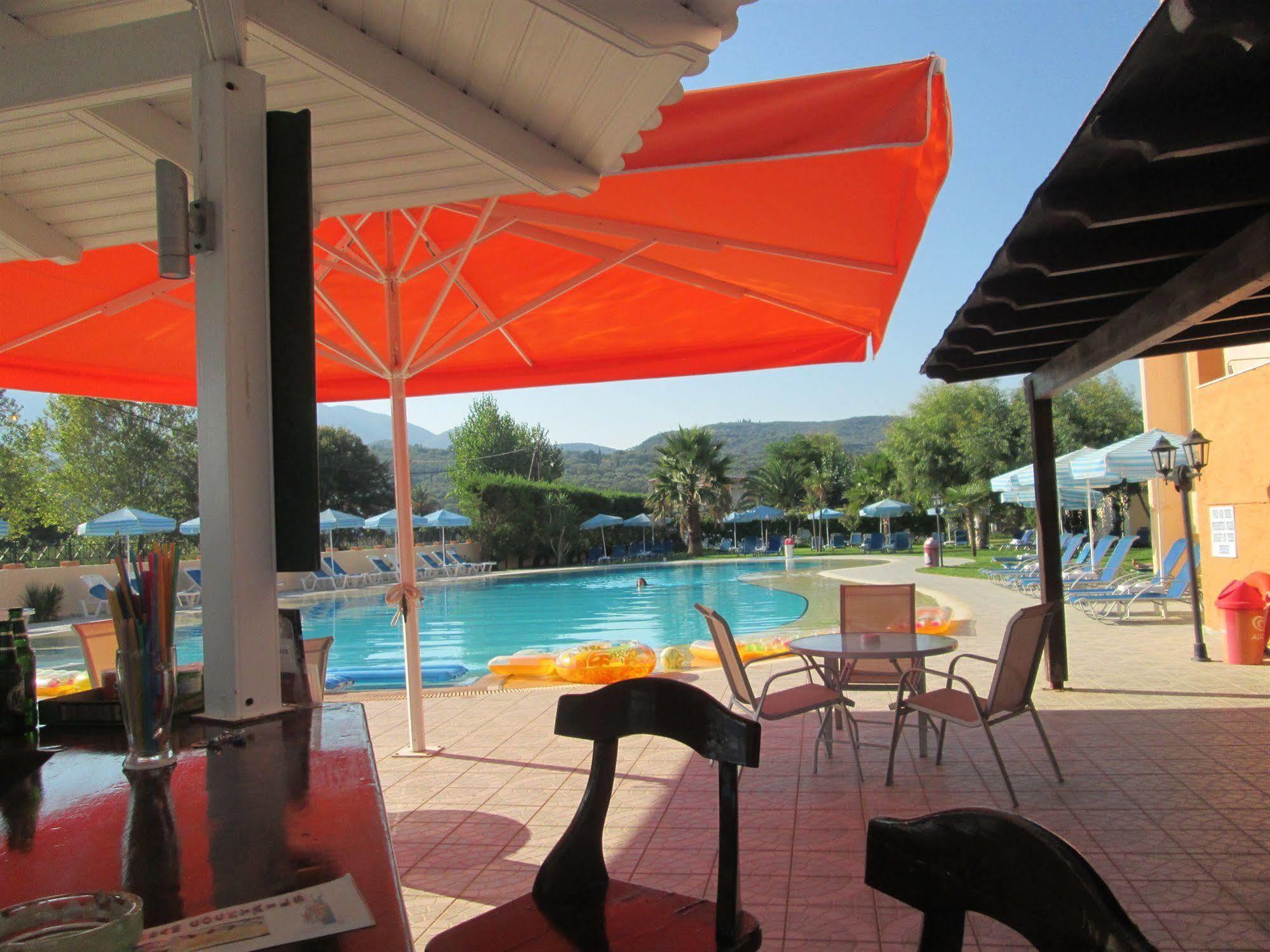 Ninos On The Beach Hotel Roda  Zewnętrze zdjęcie
